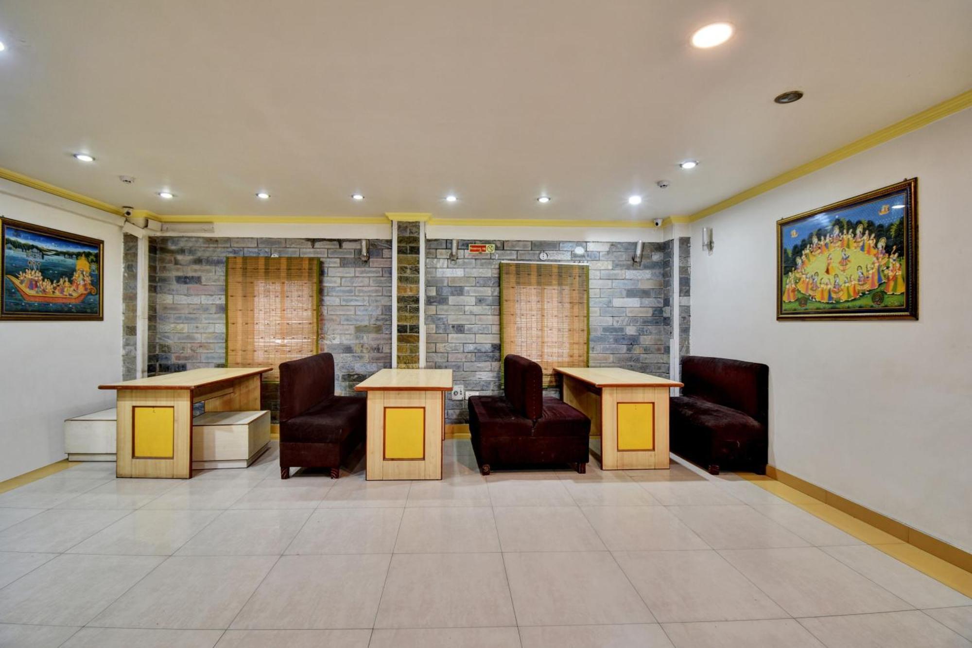 Townhouse Hotel Fly View Jaipur Buitenkant foto
