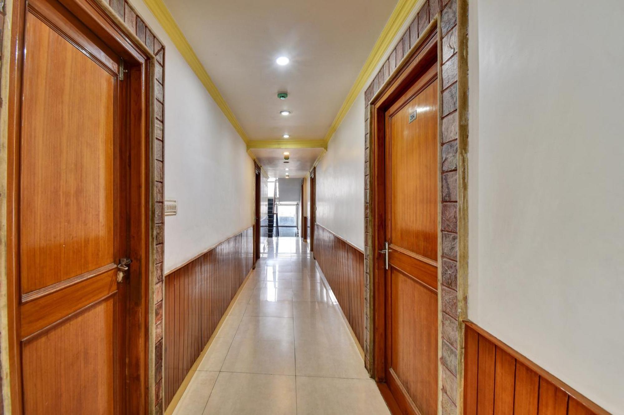Townhouse Hotel Fly View Jaipur Buitenkant foto